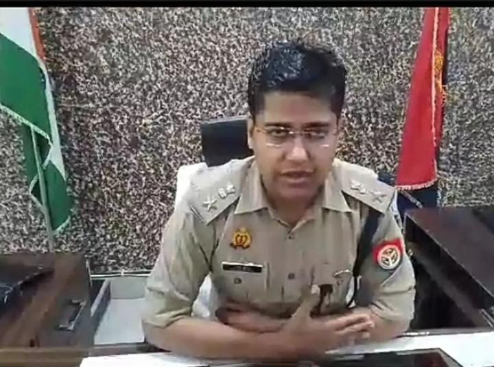 पुलिस अधीक्षक द्वारा दरोगा और सिपाही को किया गया सस्पेंडअम्बेडकर नगर