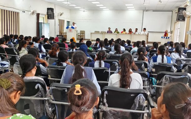 फतेहपुर में नवप्रवेशित छात्राओं हेतु एक 